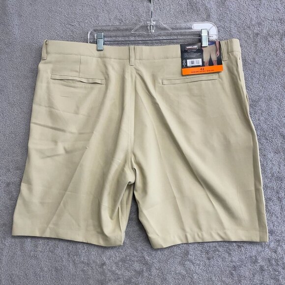NEW Kirkland Signature Men's 42 UPF 50+ Moisture-Wicking Shorts Beige Outdoor - Picture 3 of 6